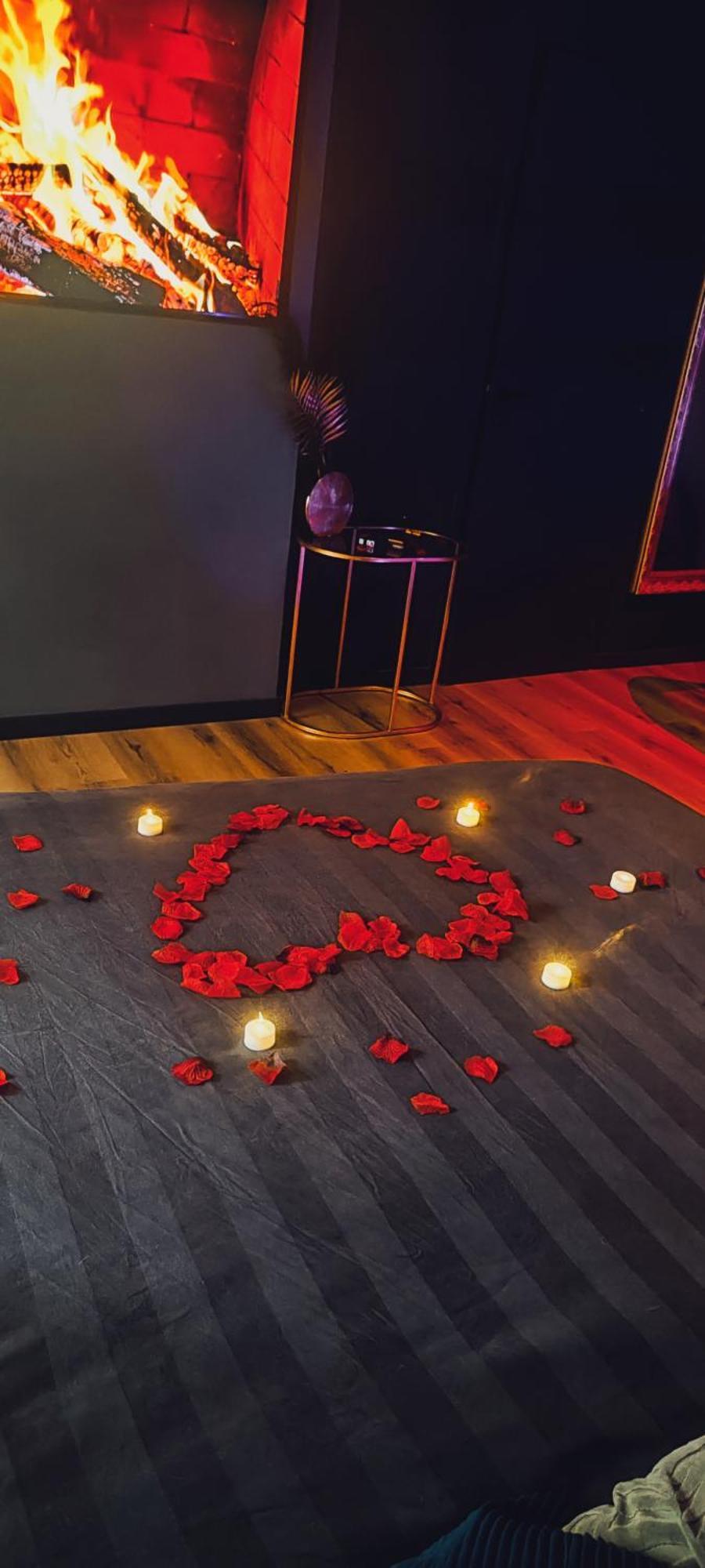 Loveroomxspa Bourg-Saint-Christophe 객실 사진